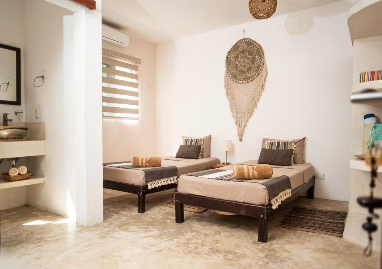 Villa Los Mangles Boutique Hotel ホルボックス島 エクステリア 写真